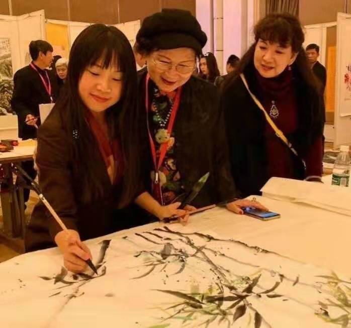 书画家王晓燕应邀出席同根同梦2020华人春节联欢晚会